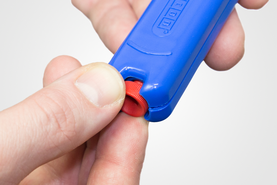 Cable Stripper No. C 4 - 16 | Jangkauan kerja 4 - 16 mm Ø I Desain Klasik