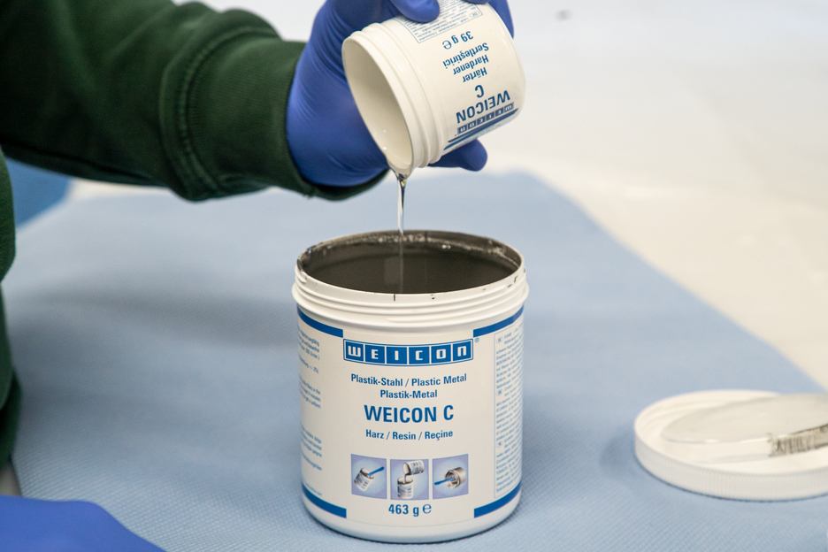 WEICON C | sistem resin epoksi berisi aluminium untuk perbaikan dan pencetakan