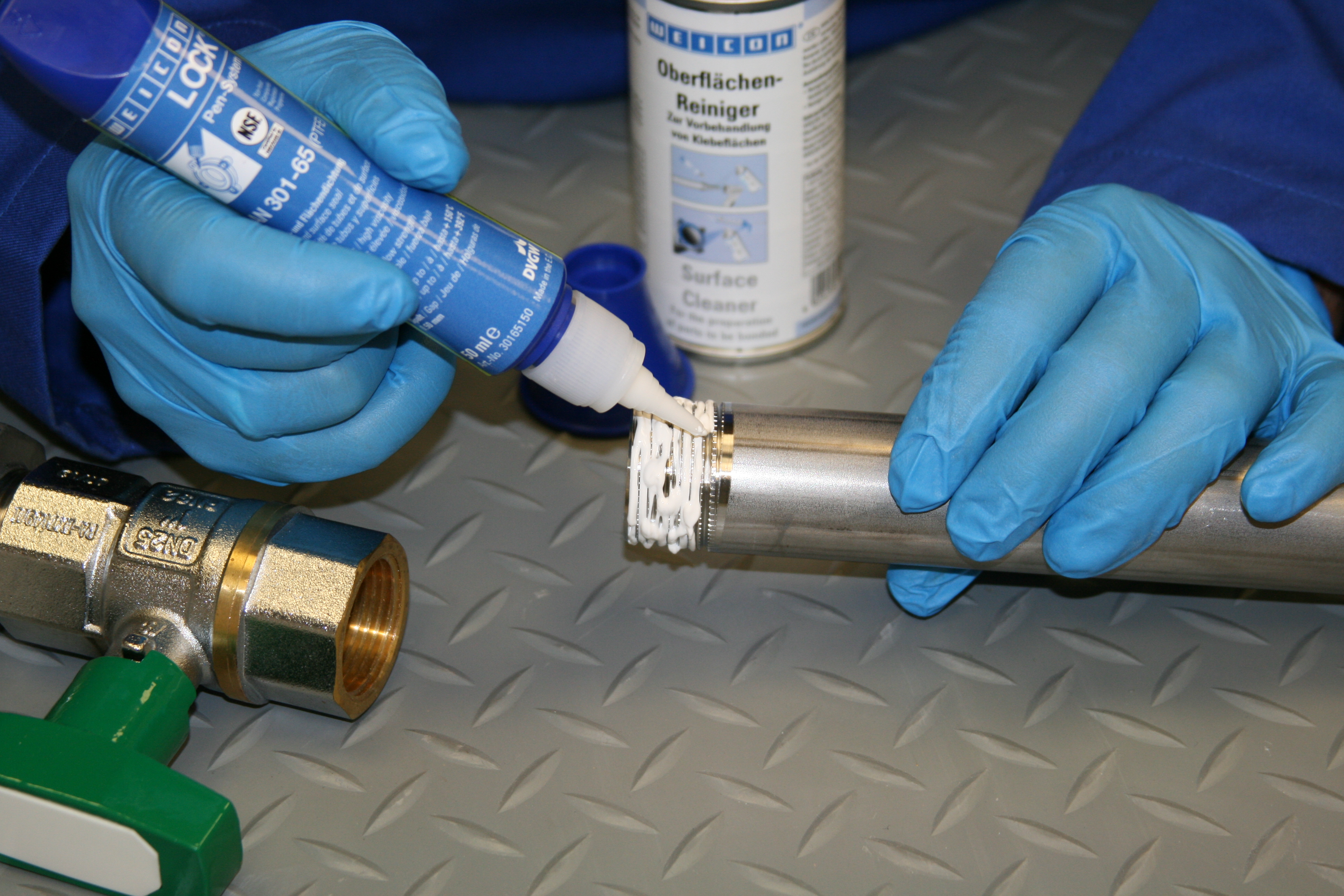 WEICONLOCK® AN 301-65 Pipa dan Segel Kedap | dengan PTFE, kekuatan sedang, dengan persetujuan air minum
