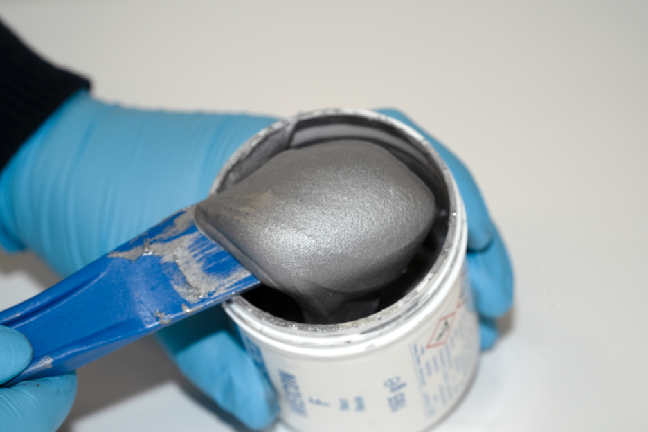 WEICON F | sistem resin epoksi berisi aluminium untuk perbaikan dan pencetakan