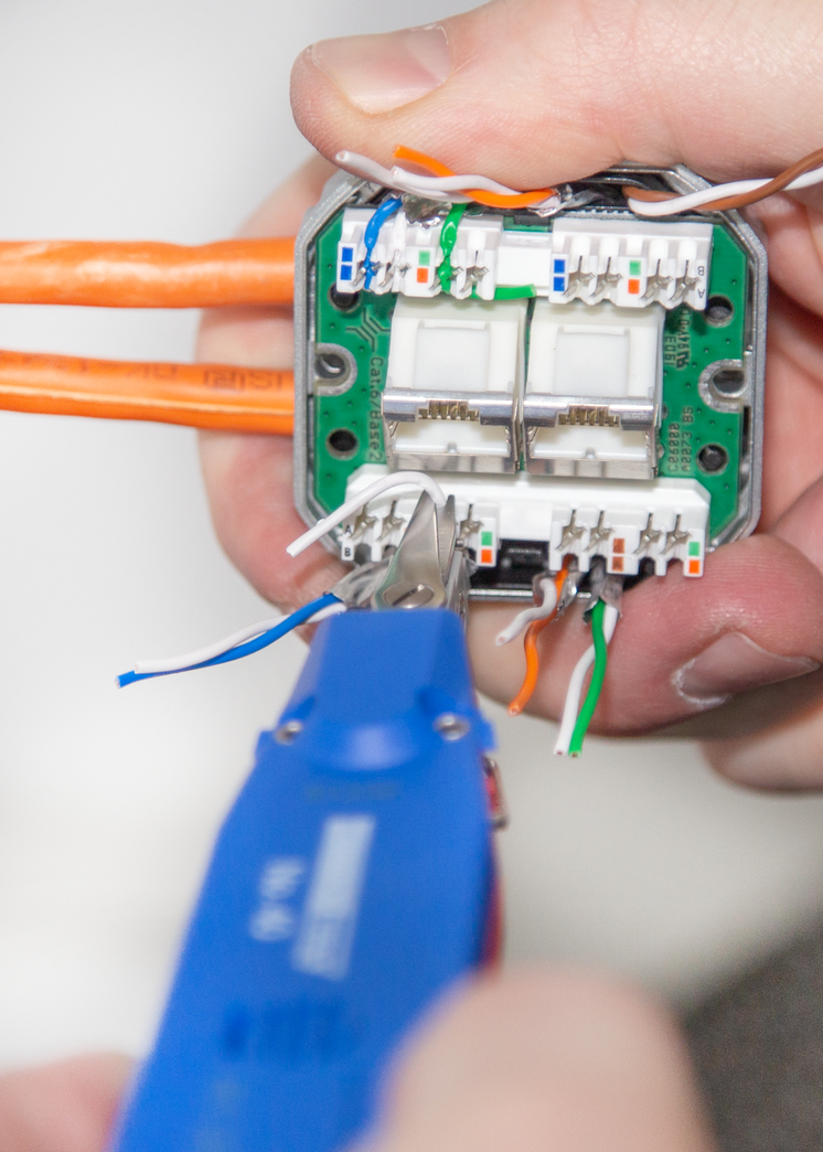LSA Sensor No. 40 | Alat pelubang kertas LSA termasuk sensor untuk melacak posisi ujung kabel