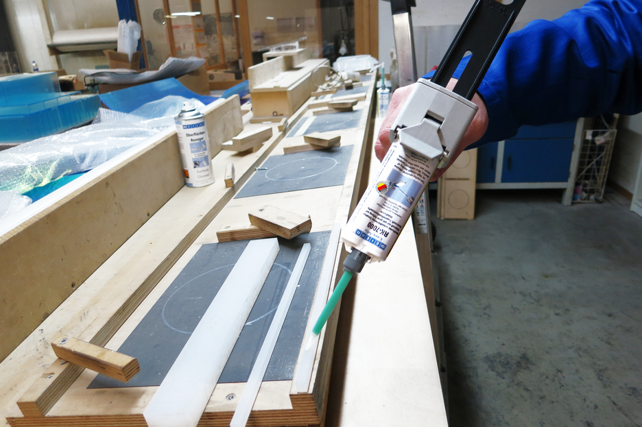 Easy-Mix RK-7000 | Perekat akrilik struktural yang dapat mengering secara perlahan