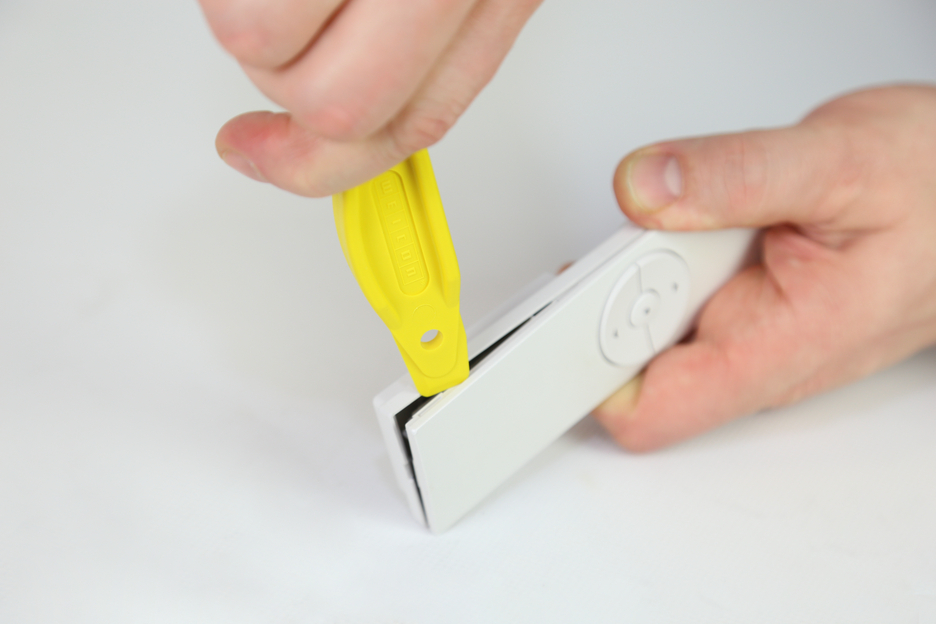 Easy Opener® | alat tuas untuk membongkar komponen sensitif dengan lembut