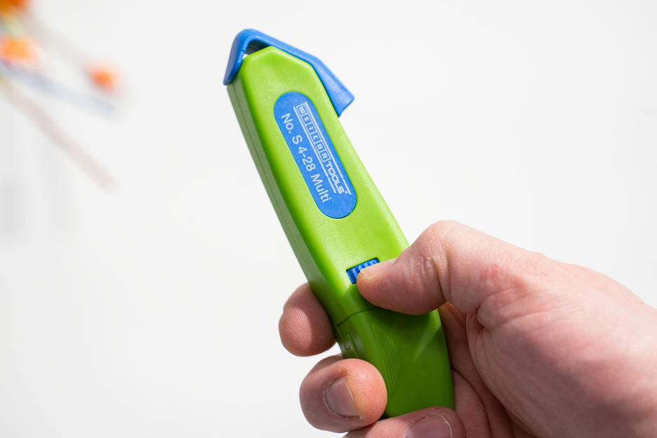 Cable Stripper No. S 4 - 28 Multi Green Line | Alat pengupasan yang berkesinambungan  I dengan fungsi pengupasan terintegrasi I jangkauan  kerja 4 - 28 mm Ø