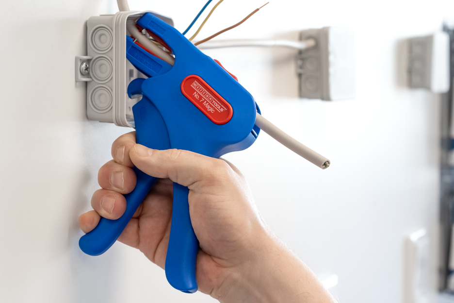 Wire Stripper No. 7 Magic | untuk menguliti dan pengupasan kabel I jangkauan kerja fleksibel 0,5 - 16,0 mm² I padat 0,5 - 10,0 mm²