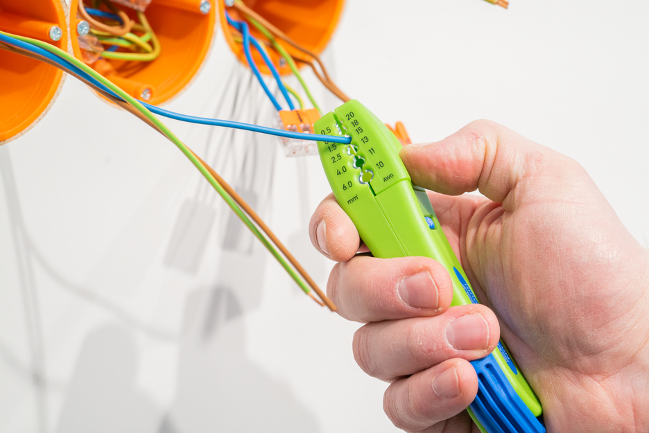 Cable Stripper No. S 4 - 28 Multi Green Line | Alat pengupasan yang berkesinambungan  I dengan fungsi pengupasan terintegrasi I jangkauan  kerja 4 - 28 mm Ø