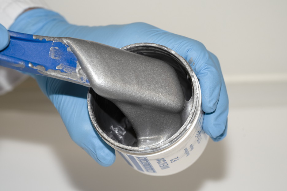 WEICON F2 | sistem resin epoksi berisi aluminium untuk perbaikan dan kompensasi celah