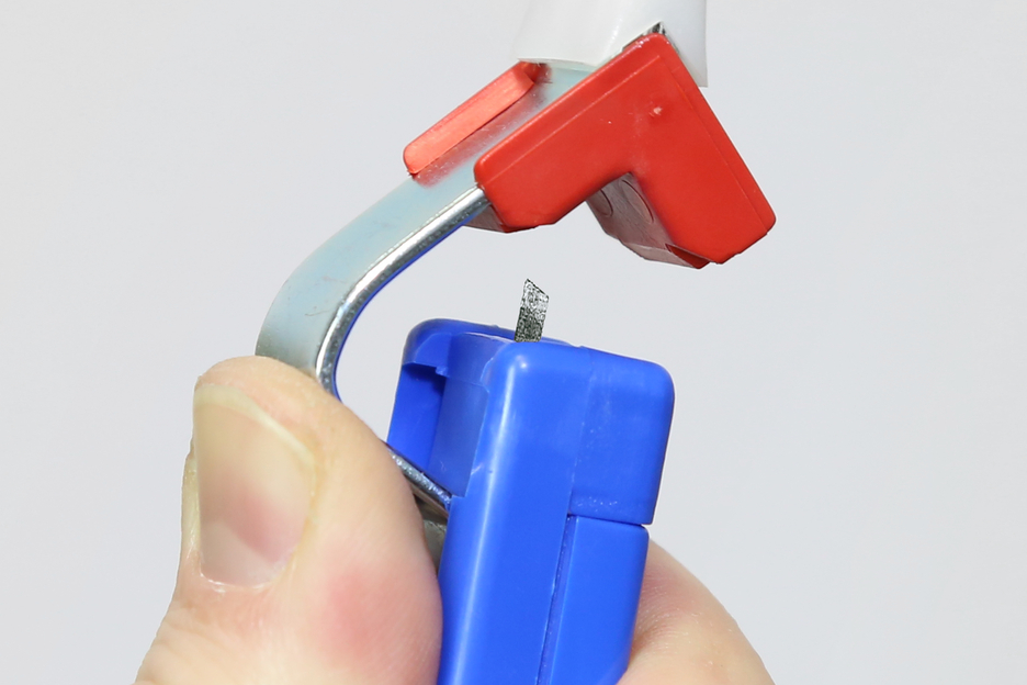 Cable Stripper No. C 4 - 28 | dengan pisau pengait dan tutup pelindung I Jangkauan kerja 4 - 28 mm Ø I Desain Klasik