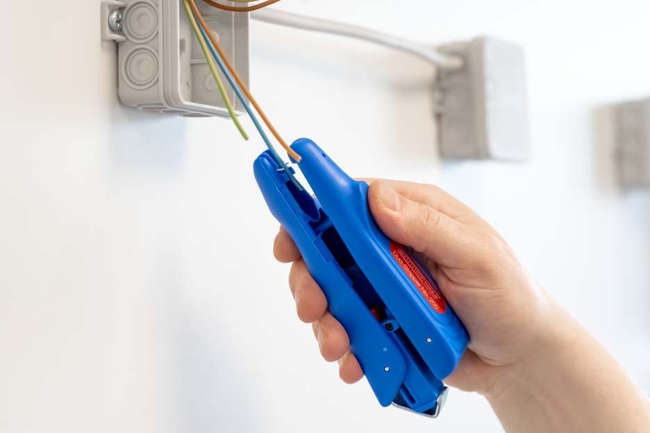 Duo-Stripper No. 200 | untuk pelepasan dan pengupasan kabel I jangkauan kerja pengupasan 0,5 - 6,0 mm² / pengupasan 4 - 28 mm Ø
