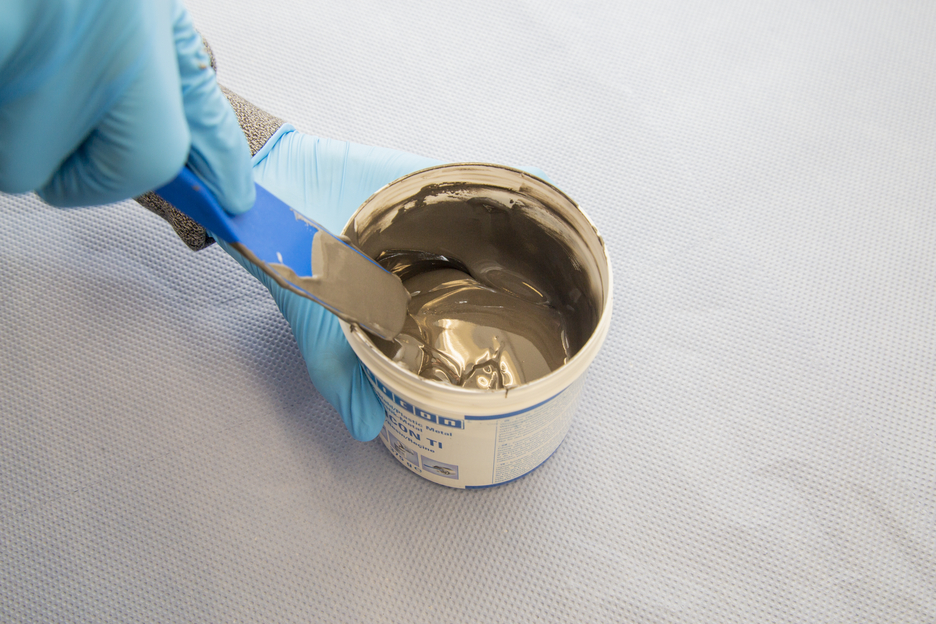 WEICON TI | sistem resin epoksi berisi titanium untuk perbaikan dan pencetakan