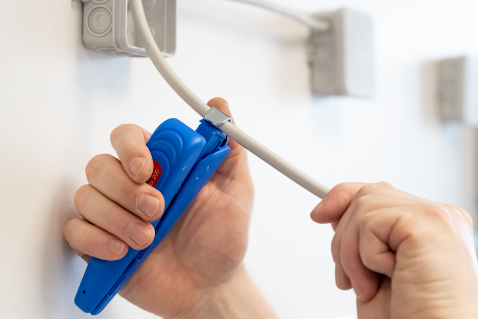 Duo-Stripper No. 200 | untuk pelepasan dan pengupasan kabel I jangkauan kerja pengupasan 0,5 - 6,0 mm² / pengupasan 4 - 28 mm Ø